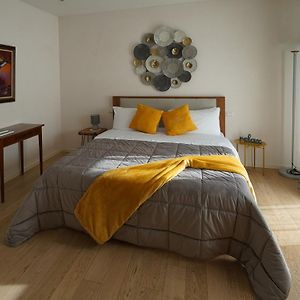 Camera con letto queen size